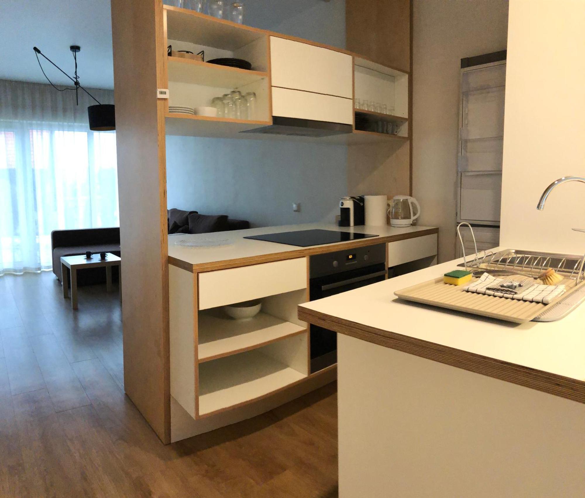 Apartment Ring Stop 11 *